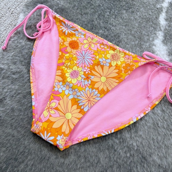 NWOT Retro Flower Bikini Bottom - Picture 3 of 10